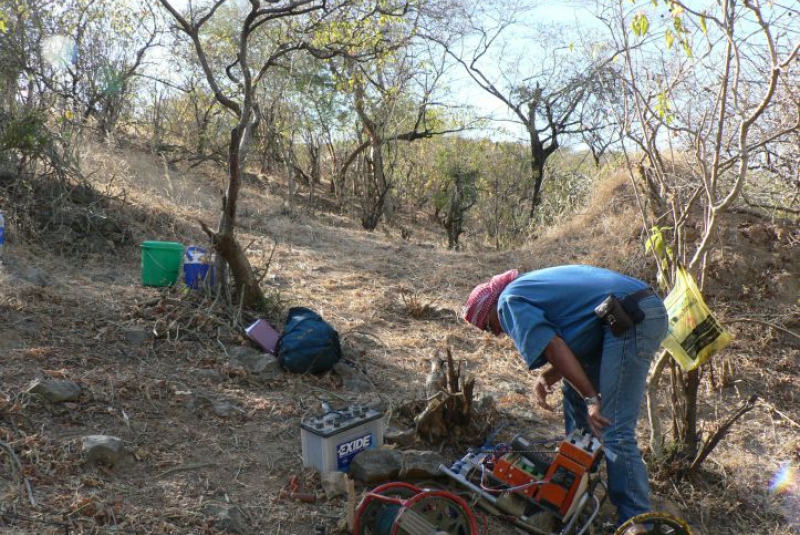 Geophysical survey and electrical leak detection tests